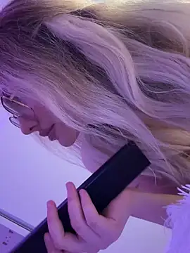 mollyxxx online show from March 7, 1:53 am