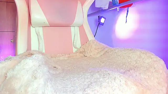 KataFerreira777 online show from November 22, 9:36 pm