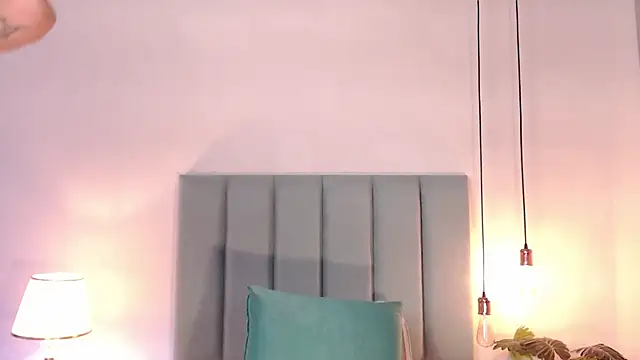 Snapshot of JupiteFox chatting on January 23, 11:48 am JupiteFox online show from January 23, 11:48 am