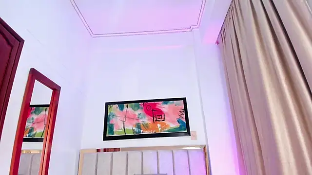 Snapshot of JupiteFox chatting on February 14, 12:51 am JupiteFox online show from February 14, 12:51 am