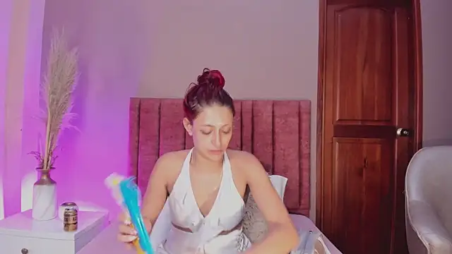 Snapshot of JupiteFox chatting on December 15, 9:30 pm JupiteFox online show from December 15, 9:30 pm