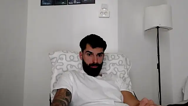 Verycutex online show from November 25, 8:25 am