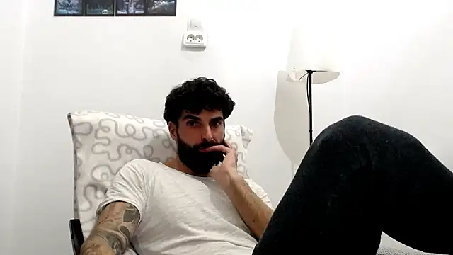 Verycutex online show from February 20, 8:20 pm