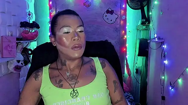 tsviolett online show from December 2, 9:06 pm