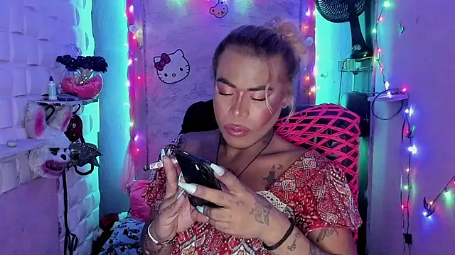 tsviolett online show from December 6, 9:13 pm