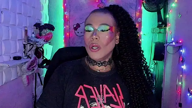 tsviolett online show from December 18, 5:00 pm