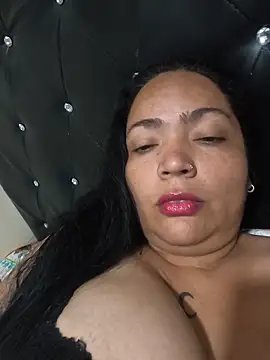 Snapshot of NIKOLE1301 chatting on June 7, 1:10 am NIKOLE1301 online show from June 7, 1:10 am