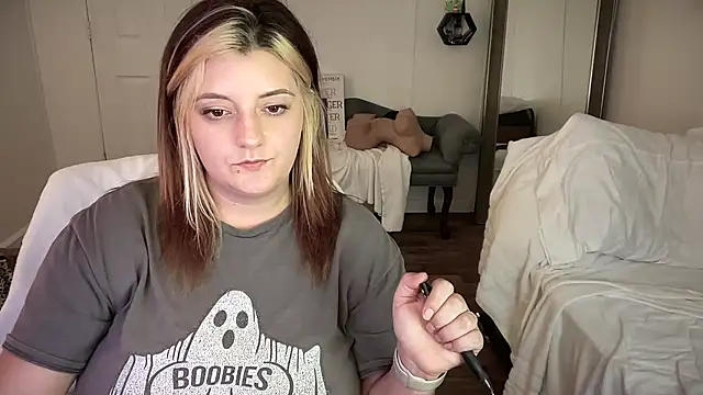 magicsparkles online show from February 18, 11:19 pm