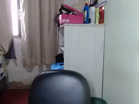 Snapshot of bustycarly chatting on December 27, 1:28 pm bustycarly online show from December 27, 1:28 pm