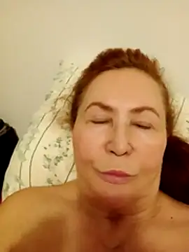 Hottie-Mom online show from February 4, 10:47 pm