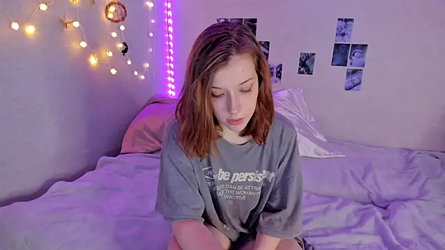 YunaPeace online show from December 14, 11:37 am