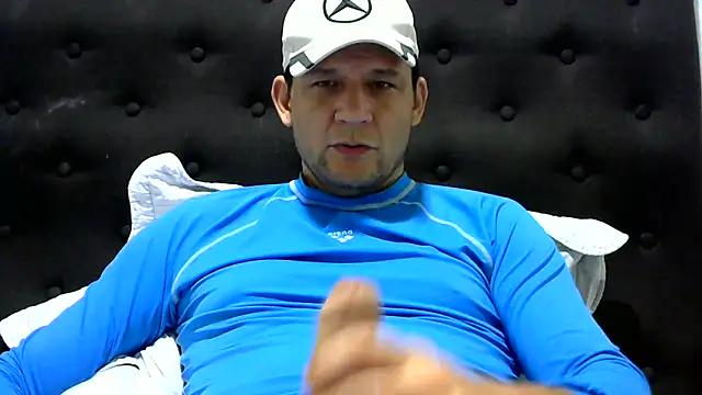 Snapshot of altenori112 chatting on January 30, 1:44 am altenori112 online show from January 30, 1:44 am