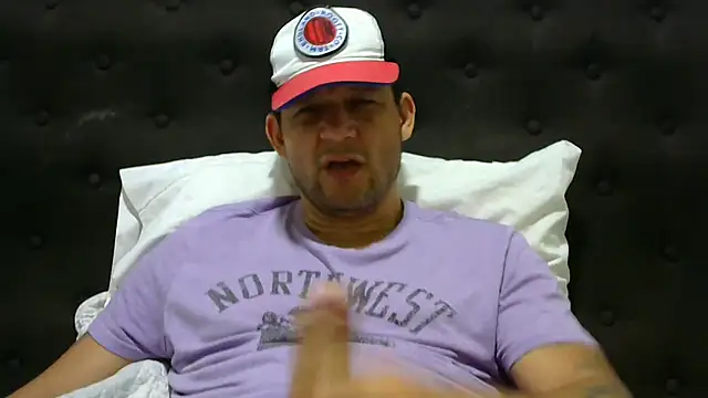 Snapshot of altenori112 chatting on February 3, 3:42 am altenori112 online show from February 3, 3:42 am