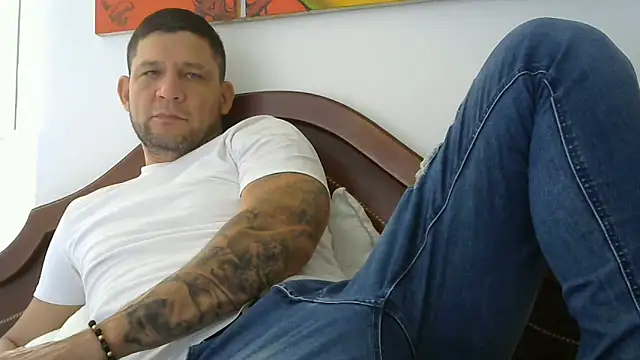 Snapshot of altenori112 chatting on February 11, 4:46 pm altenori112 online show from February 11, 4:46 pm