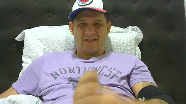 Snapshot of altenori112 chatting on February 16, 1:38 pm altenori112 online show from February 16, 1:38 pm