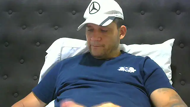 Snapshot of altenori112 chatting on February 23, 1:53 pm altenori112 online show from February 23, 1:53 pm