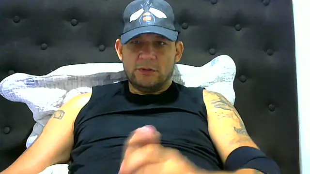 Snapshot of altenori112 chatting on March 13, 3:39 pm altenori112 online show from March 13, 3:39 pm