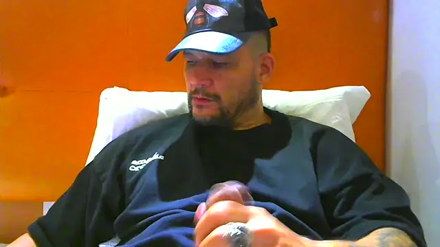 Snapshot of altenori112 chatting on October 25, 2:08 am altenori112 online show from October 25, 2:08 am