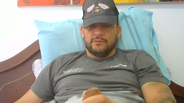 Snapshot of altenori112 chatting on November 1, 2:08 pm altenori112 online show from November 1, 2:08 pm