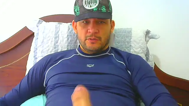 Snapshot of altenori112 chatting on December 5, 6:15 pm altenori112 online show from December 5, 6:15 pm