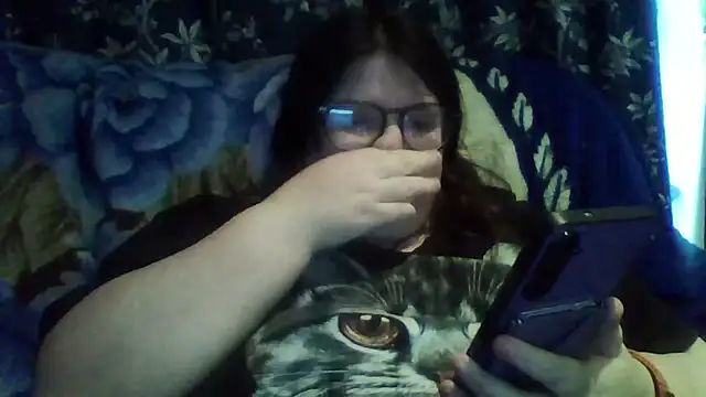 minimoodles online show from March 22, 5:38 pm