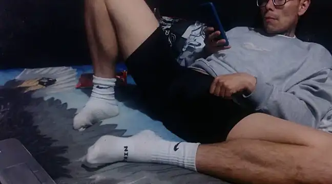 Snapshot of dannnyhot24 chatting on February 15, 4:47 am dannnyhot24 online show from February 15, 4:47 am