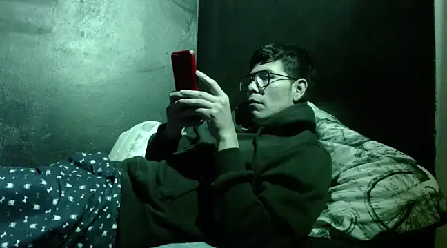 Snapshot of dannnyhot24 chatting on March 9, 3:22 am dannnyhot24 online show from March 9, 3:22 am