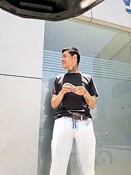 Snapshot of dannnyhot24 chatting on September 13, 4:51 pm dannnyhot24 online show from September 13, 4:51 pm