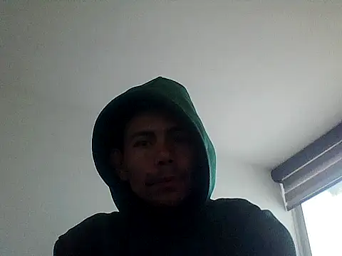 Snapshot of dannnyhot24 chatting on March 22, 1:25 pm dannnyhot24 online show from March 22, 1:25 pm