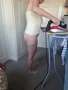 Snapshot of Emily_English57 chatting on March 19, 9:28 am Emily English57 online show from March 19, 9:28 am