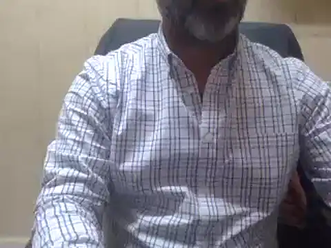 Snapshot of hairymaster95 chatting on December 11, 4:18 am hairymaster95 online show from December 11, 4:18 am
