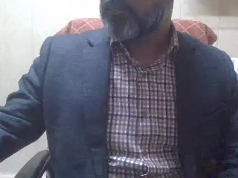 Snapshot of hairymaster95 chatting on December 14, 9:29 am hairymaster95 online show from December 14, 9:29 am