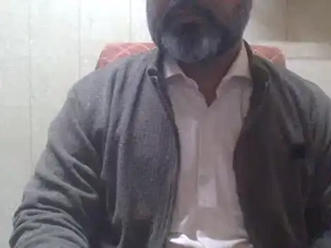 Snapshot of hairymaster95 chatting on December 16, 4:45 am hairymaster95 online show from December 16, 4:45 am