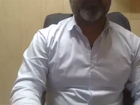 Snapshot of hairymaster95 chatting on December 18, 4:20 am hairymaster95 online show from December 18, 4:20 am