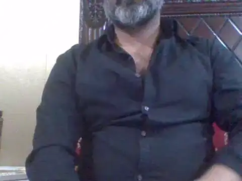 Snapshot of hairymaster95 chatting on December 18, 5:42 pm hairymaster95 online show from December 18, 5:42 pm