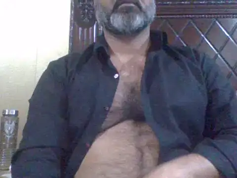 Snapshot of hairymaster95 chatting on December 21, 6:44 pm hairymaster95 online show from December 21, 6:44 pm
