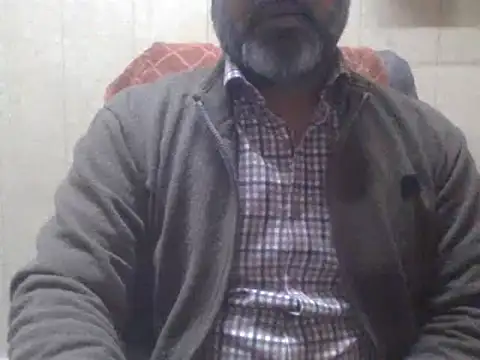 Snapshot of hairymaster95 chatting on December 24, 4:11 am hairymaster95 online show from December 24, 4:11 am