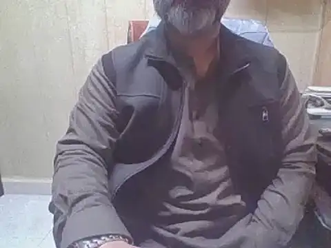 hairymaster95 online show from December 16, 4:17 am