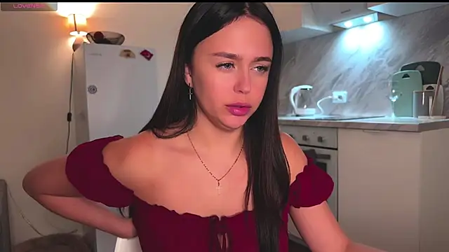 Megan Nilson online show from January 5, 4:04 am