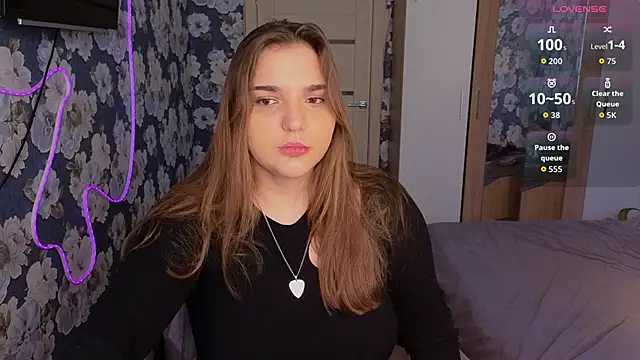 Snapshot of _momiji_ chatting on April 12, 12:43 pm momiji online show from April 12, 12:43 pm