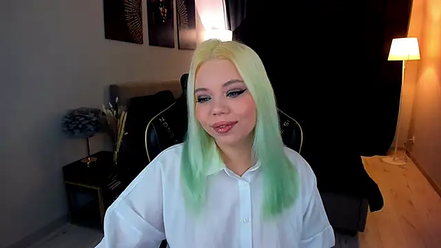 EnergyBunny 1 online show from November 18, 7:40 pm