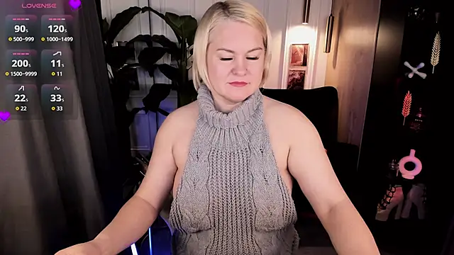 YolandaKiss online show from June 18, 8:35 pm