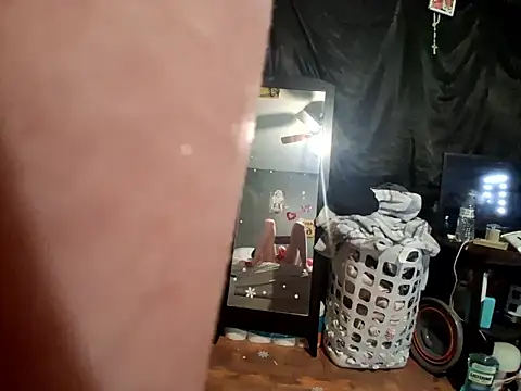 Justjennyy online show from May 7, 11:37 am
