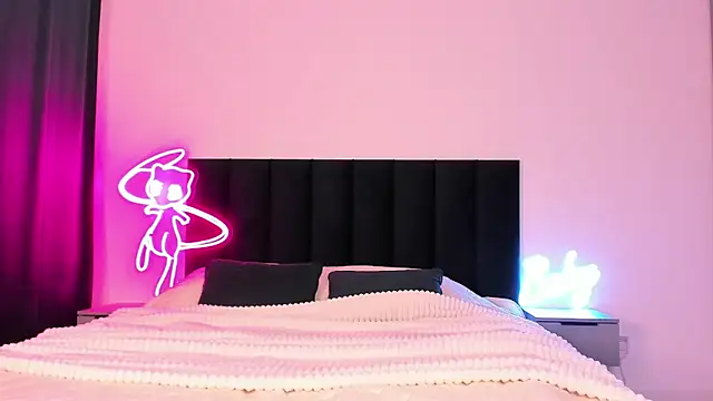 Snapshot of wow_lovie chatting on February 13, 4:32 am wow lovie online show from February 13, 4:32 am