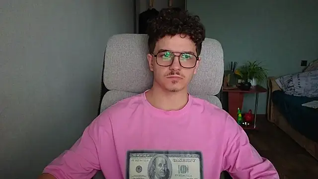 Remy Miles online show from November 16, 12:44 pm