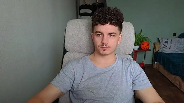 Remy Miles online show from November 28, 10:07 am