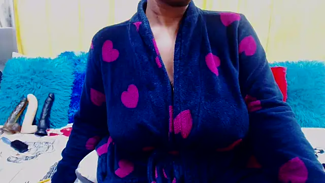 Bustydiva88 online show from December 20, 3:14 am