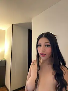 Snapshot of Alyshanon18 chatting on May 21, 8:16 pm Alyshanon18 online show from May 21, 8:16 pm
