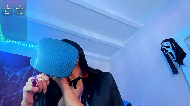 divinesalome online show from October 11, 7:45 pm