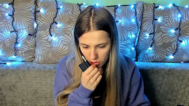 MaggieCake online show from December 14, 12:22 am